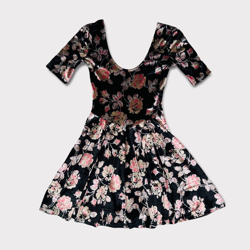 Urban Outfitters Kimchi Blue Dark Floral Velvet Fit and Flare Skater Dress Sz XS